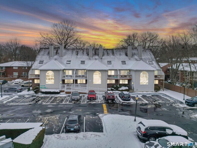 Building Photo - 3200 Madison Ave