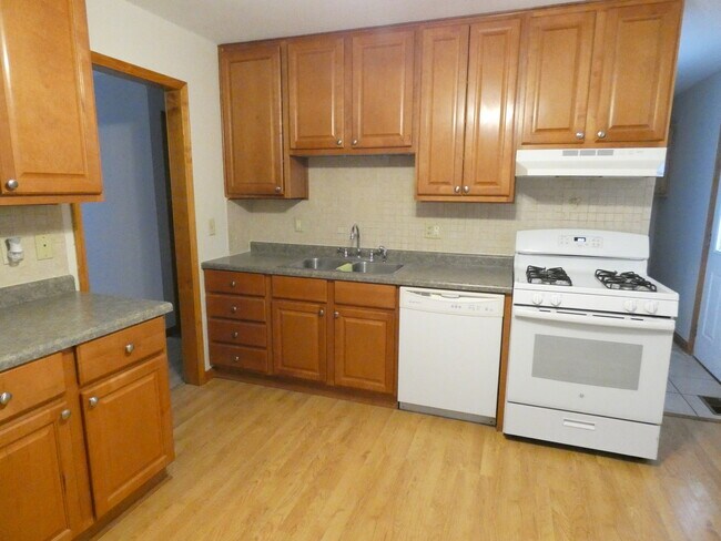 Building Photo - 515 Freeman Ave