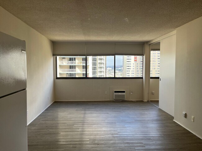 Building Photo - 1255 Nuuanu Ave