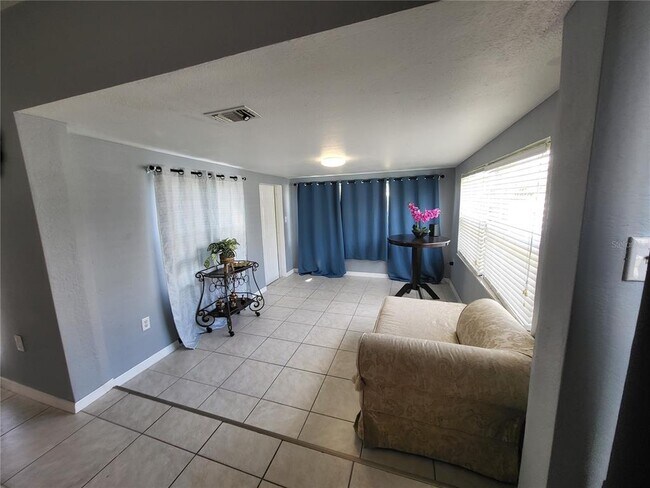 Building Photo - 4182 Gardner Dr