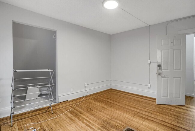 Building Photo - 1316 7th St SE