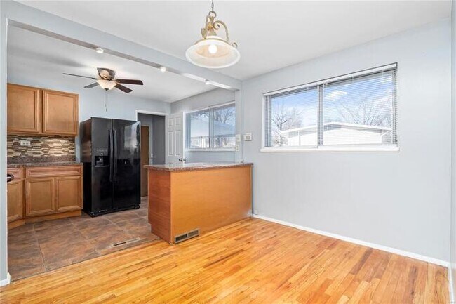 Building Photo - Fantastic 3bd/1ba home! Let yourself in!