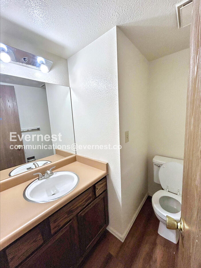 Building Photo - 6659 Gambol Quail Dr E