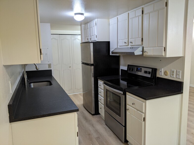 Kitchen - 805 29th St