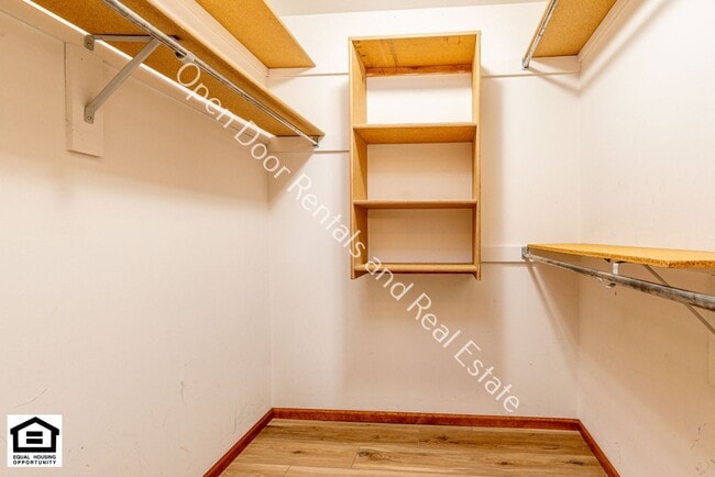 Building Photo - 1510/1512 Fieldstone Dr.