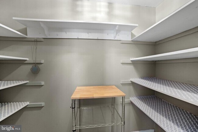 Building Photo - 1058 Norwood Ct