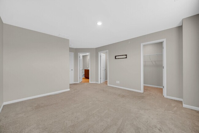 Building Photo - 1115 Goldfinch Ave