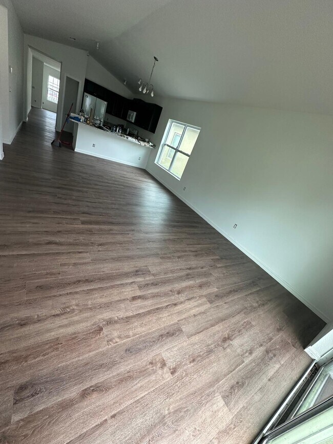 Building Photo - 275 Williamson Dr