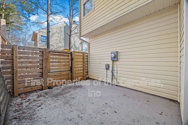 Building Photo - 1411 Swaying Branch Ln