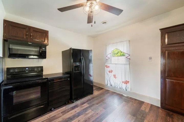 Upper Kitchen - 2020 Superior Ave