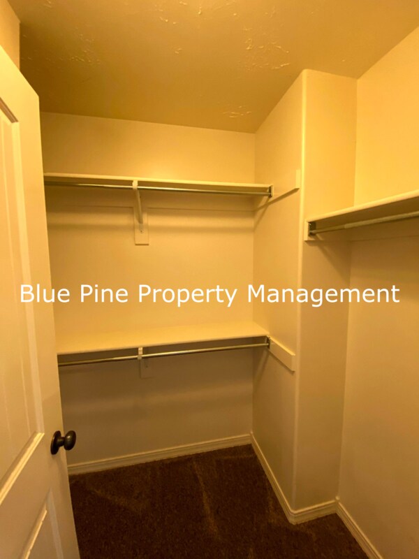 Building Photo - 1512 N Stevens Dr