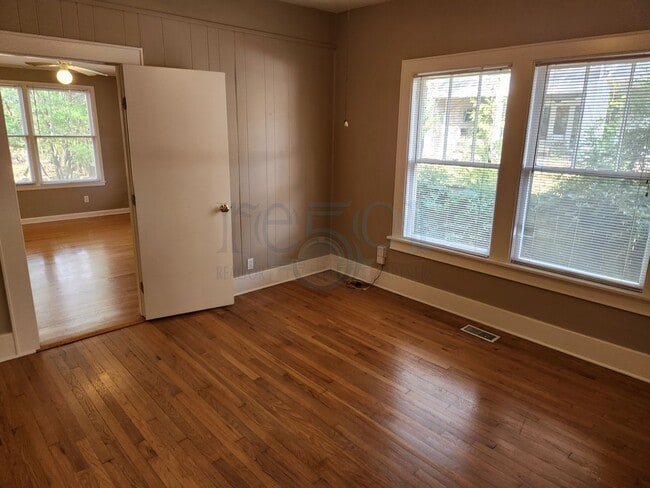 Building Photo - Forest Park School District!