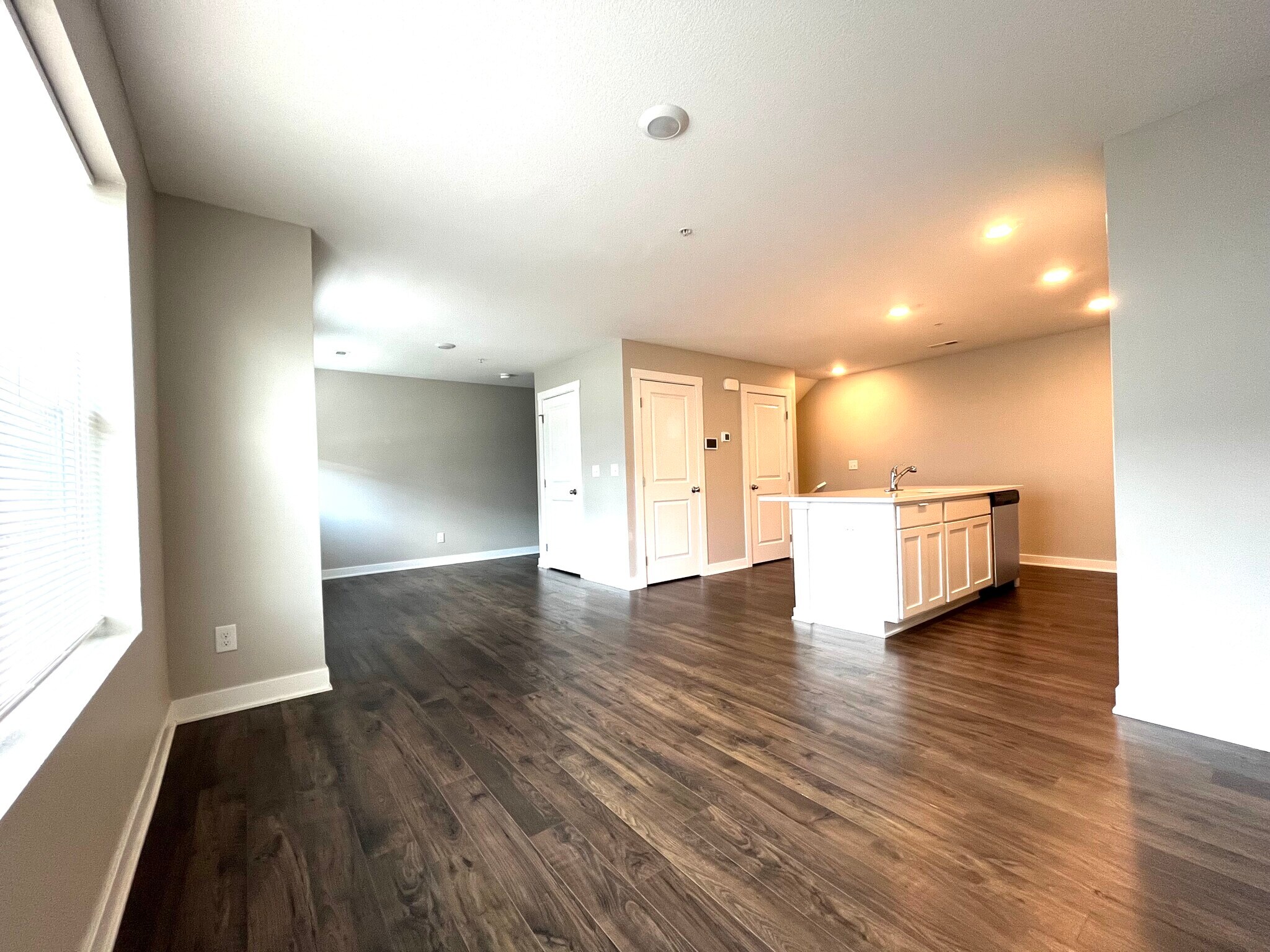 Building Photo - 213 NE 23rd Ln