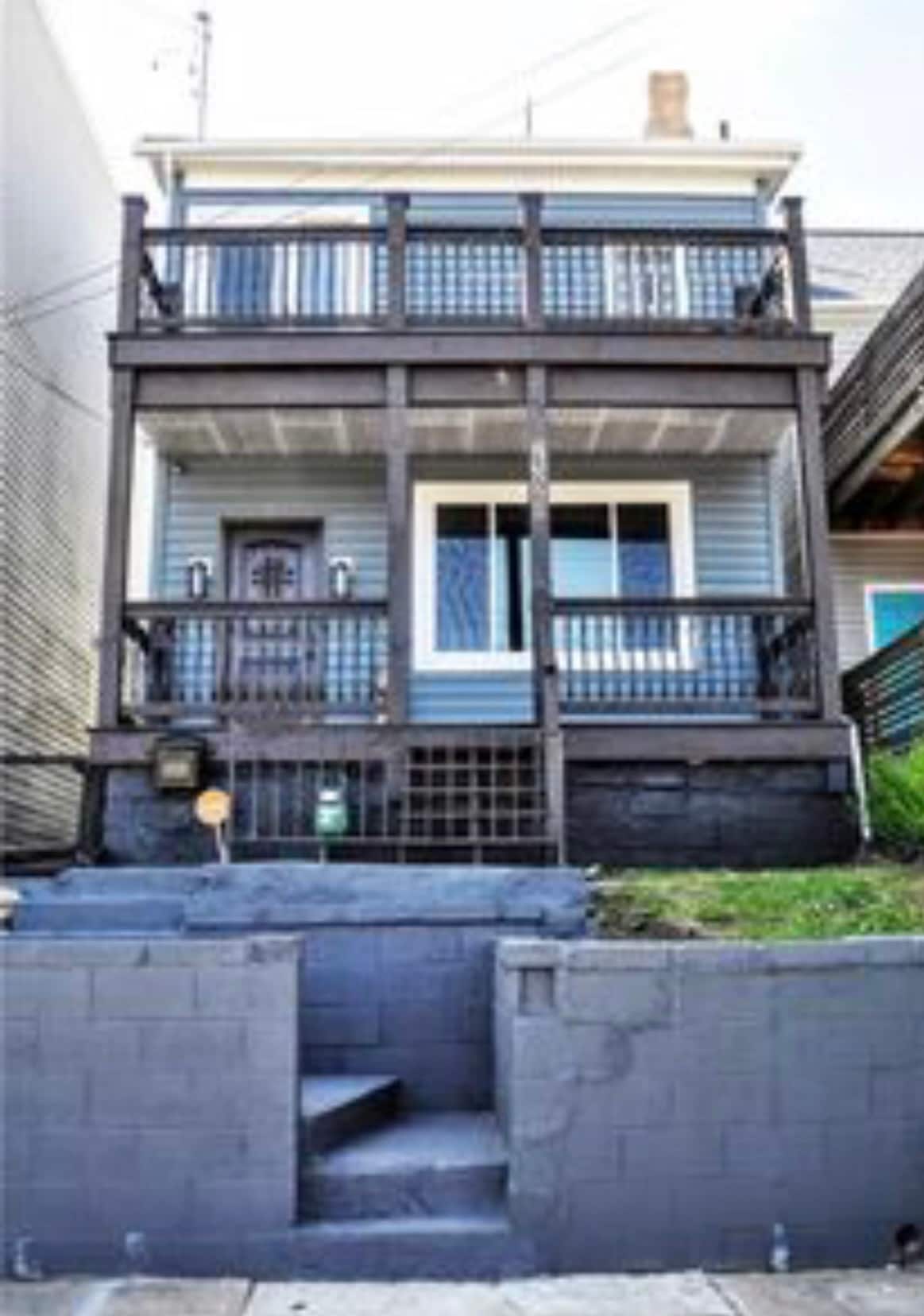 Building Photo - 2328 Primrose St