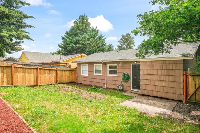 Building Photo - 9725 N Edison St
