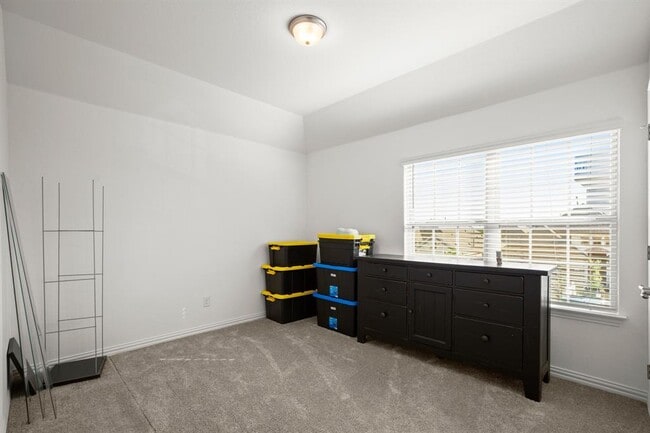 Building Photo - 321 Jefferson Dr