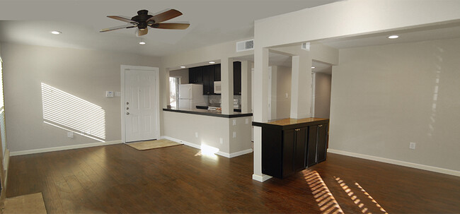 Looking towards the front door and kitchen - 6723 Eastridge Dr