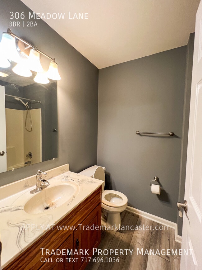 Building Photo - Spacious 3 Bedroom 2 Bath Town Home