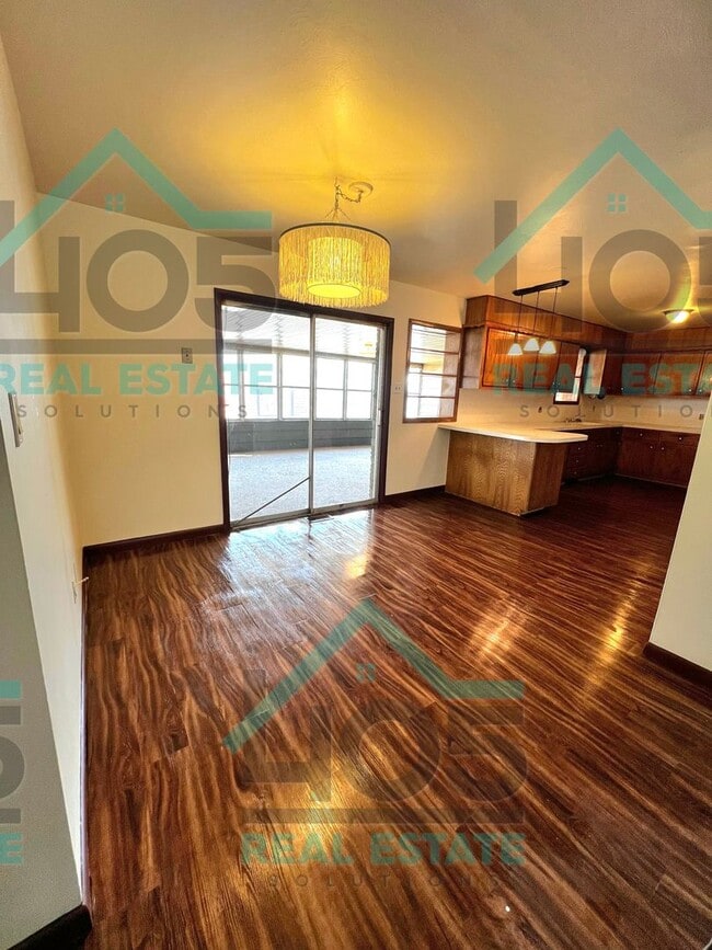 Building Photo - RENOVATED 3 bedroom in OKC