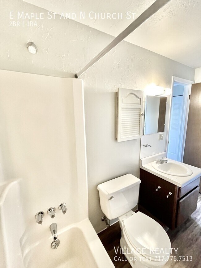 Building Photo - 361 E Maple St