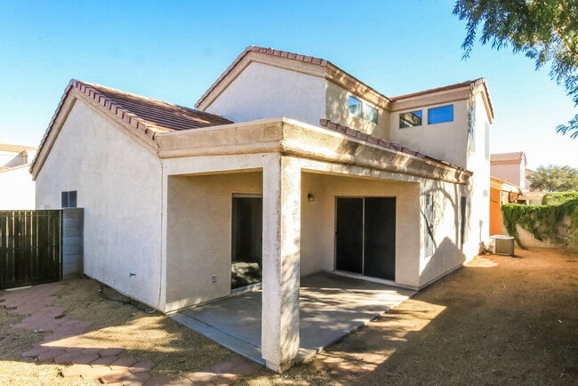 Building Photo - 8723 E Fox St