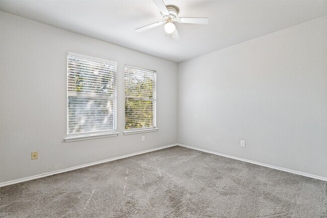 Building Photo - 2525 Mesa Valley Dr