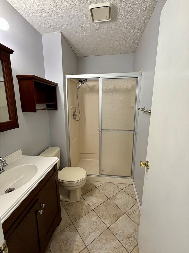 Building Photo - 895 Delray Dr