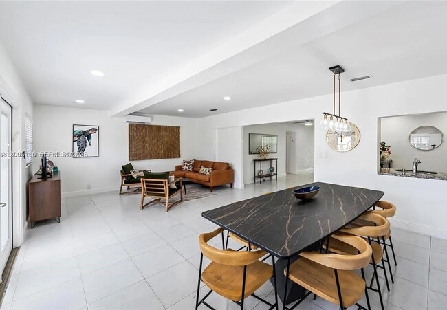 Building Photo - 2219 N 35th Ave