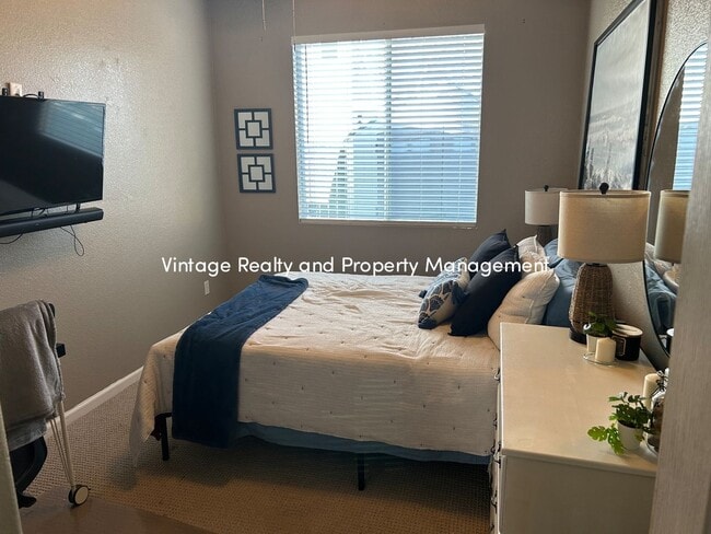 Building Photo - Charming Single-Story 3 Bedroom Home In South Natomas!!!