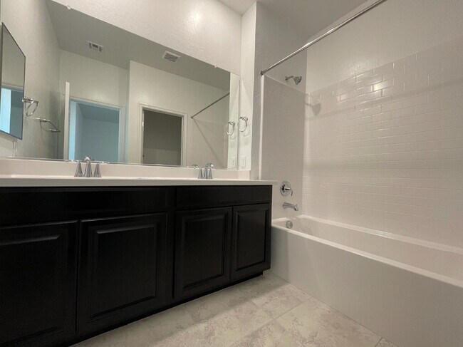 Building Photo - GATED 3 BED 2.5 BATH 2 CAR GARAGE + LOFT IN NORTH LAS VEGAS