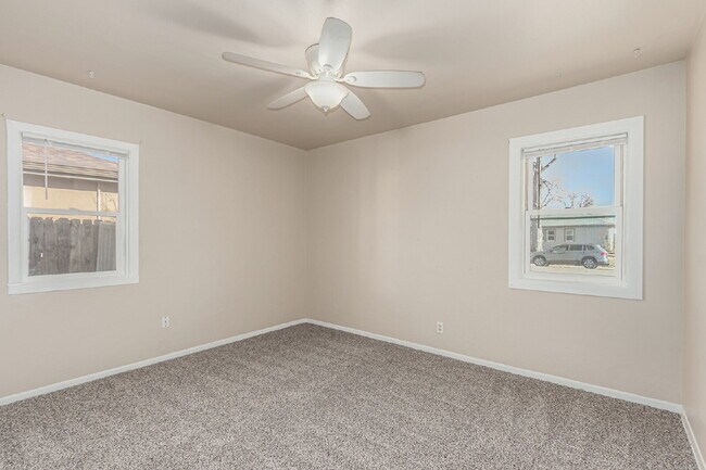 Building Photo - 1635 S Meade St