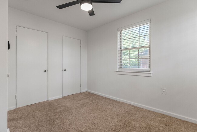 Building Photo - 53 Faris Cir