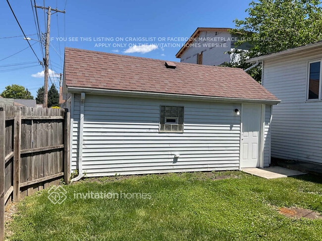Building Photo - 7938 W Elmgrove Dr