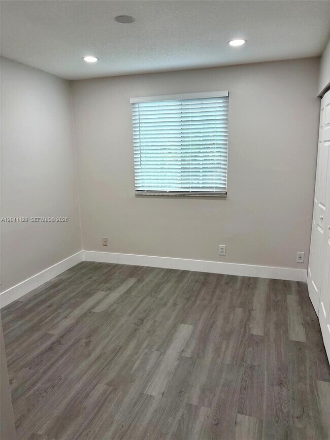 Building Photo - 1528 Salerno Cir