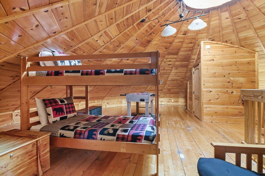 Building Photo - 1080 Towering Oaks Dr