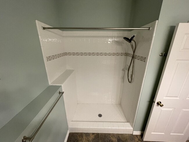 Building Photo - 561 Rocky Knoll Ln