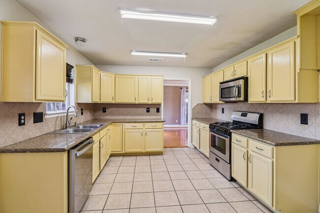 Building Photo - 16810 Blairstone
