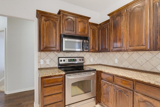 Building Photo - 7017 Springwater Ave