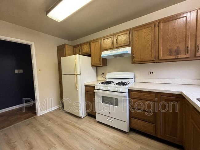 Building Photo - 10620 Weymouth St