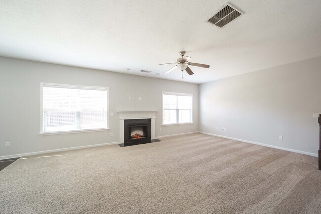 Building Photo - 7311 San Vista Dr