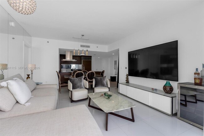 Building Photo - 495 Brickell Ave