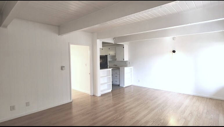 Building Photo - 1246 N Sweetzer Ave