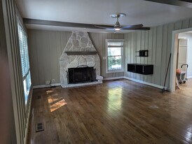 Building Photo - 505 Winding Way