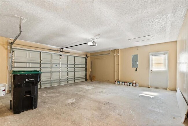 Building Photo - 8110 Canyon Oak Ln