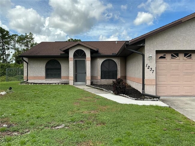 Building Photo - 1237 N Cranberry Blvd