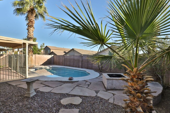 Building Photo - Beautiful 3-Bedroom Home with Pool on a Co...