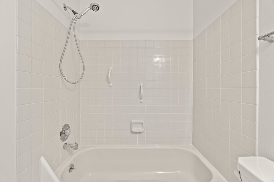 Building Photo - 759 Westfield Dr