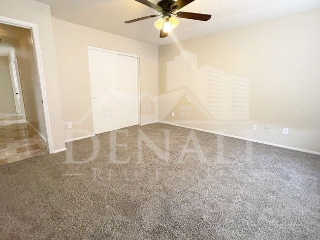 Building Photo - 8930 W Catalina Dr