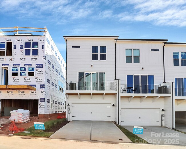 Building Photo - 7118 Westrow Ave