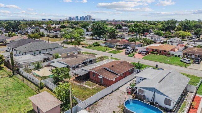 Building Photo - 2709 W Abdella St